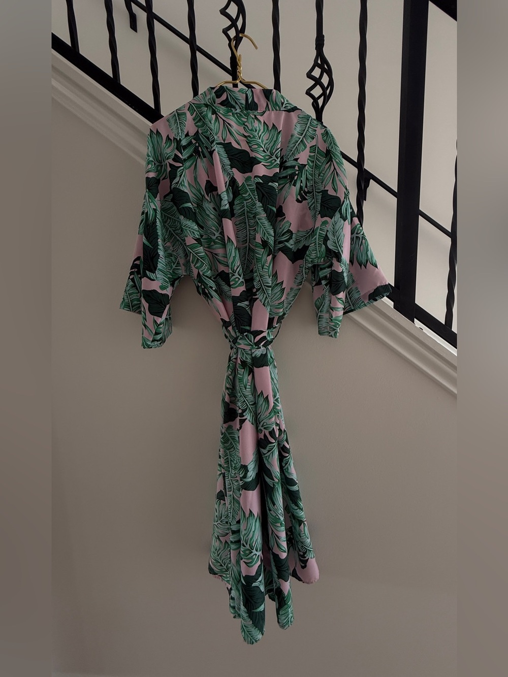 Boohoo Pink Satin Robe with Green Tropical Leaf Print - Picture 3 of 8